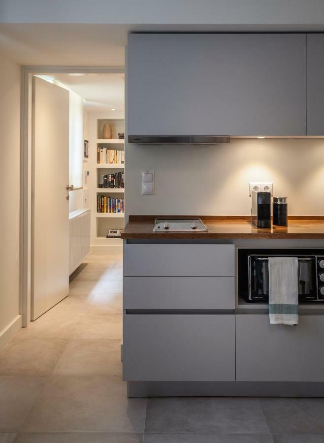 Unique Semi-Basement Stay At The Foot Of The Acropolis Athena Bagian luar foto