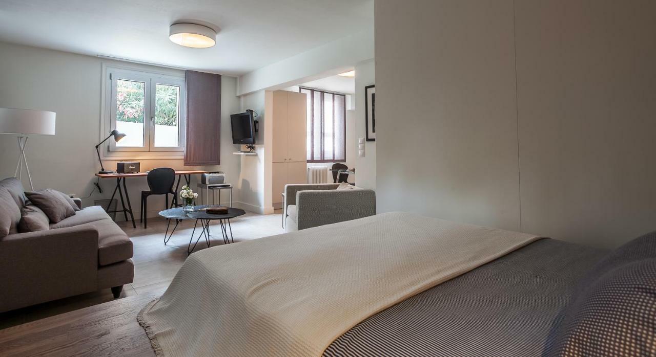 Unique Semi-Basement Stay At The Foot Of The Acropolis Athena Bagian luar foto