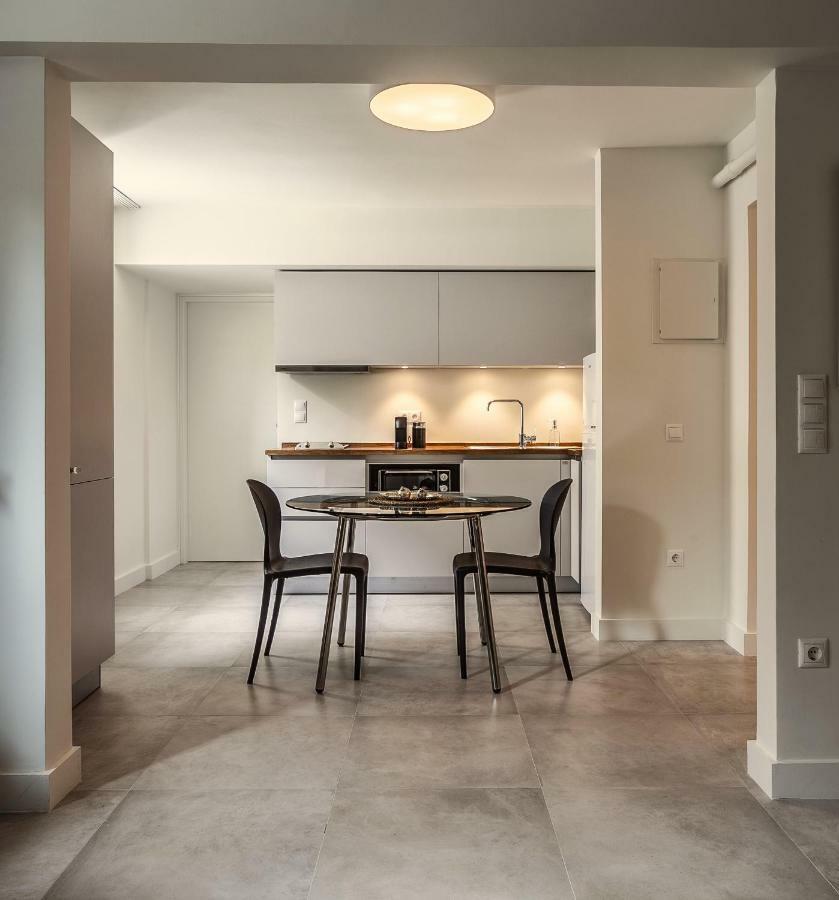 Unique Semi-Basement Stay At The Foot Of The Acropolis Athena Bagian luar foto