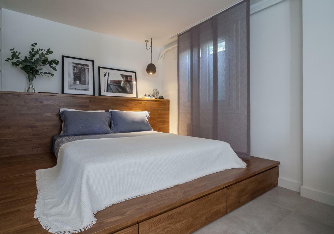 Unique Semi-Basement Stay At The Foot Of The Acropolis Athena Bagian luar foto