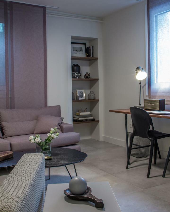 Unique Semi-Basement Stay At The Foot Of The Acropolis Athena Bagian luar foto